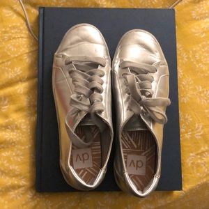 Dolce vita flats size 8 used but still great!